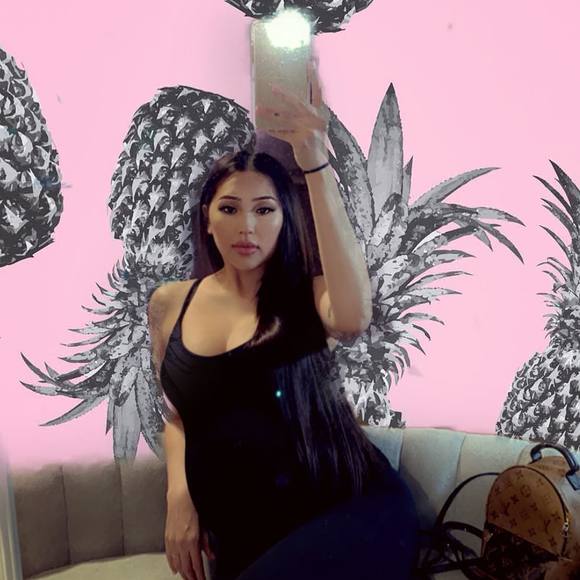 Poshmark profile picture for @hula